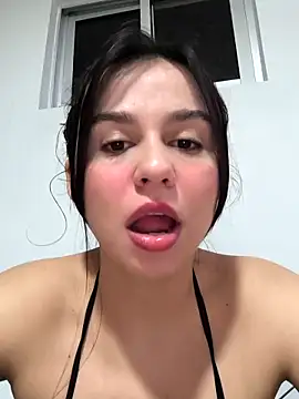 Snapshot of Daniela-rosee chatting on October 17, 2025, 1:42 am Daniela-rosee online show from October 17, 2025, 1:42 am