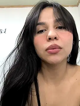 Snapshot of Daniela-rosee chatting on November 5, 2025, 8:23 pm Daniela-rosee online show from November 5, 2025, 8:23 pm