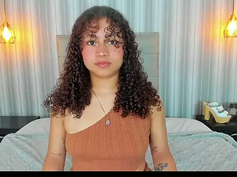 Snapshot of Sofiapassionne chatting on May 29, 2026, 1:50 pm Sofiapassionne online show from May 29, 2026, 1:50 pm