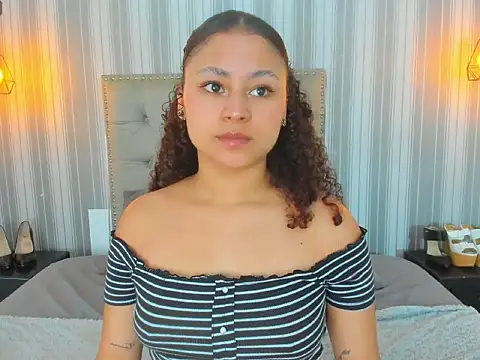 Snapshot of Sofiapassionne chatting on February 25, 2026, 2:06 pm Sofiapassionne online show from February 25, 2026, 2:06 pm