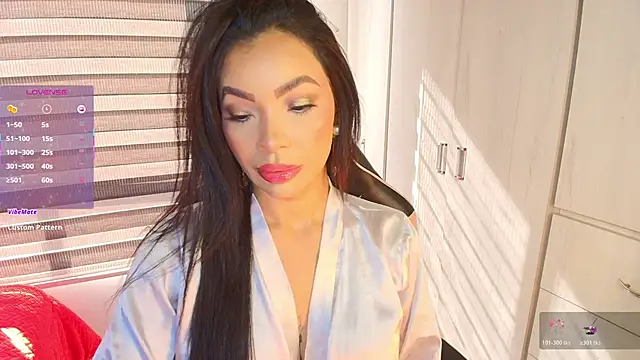 veronikali online show from October 24, 2025, 1:21 pm