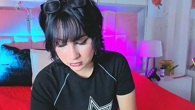 RobinBennett online show from May 11, 2026, 2:45 pm