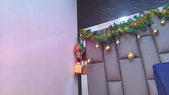 kissme luna online show from December 15, 2025, 7:09 pm