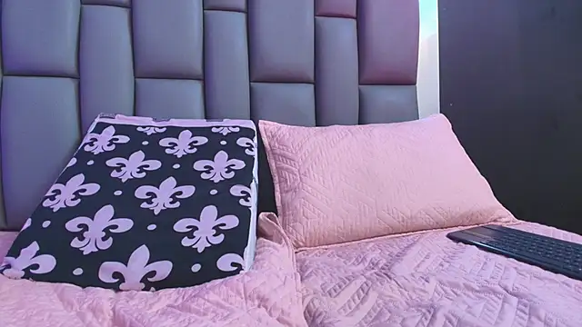 kissme luna online show from September 16, 2025, 7:04 pm