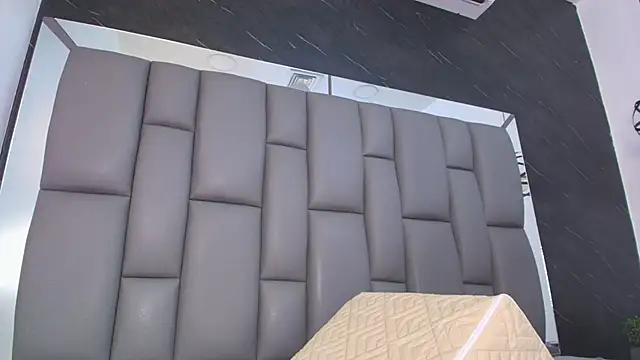 kissme luna online show from February 13, 2026, 7:03 pm