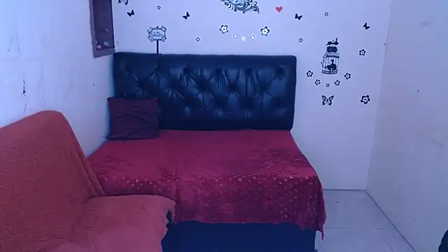 Mia2xsmith online show from October 14, 2025, 3:45 pm