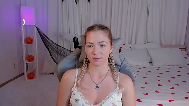 Susan Mimi online show from October 31, 2025, 1:46 am