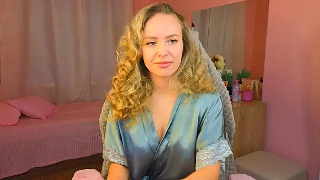 Hloya Mei online show from September 29, 2025, 12:06 am