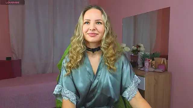 Hloya Mei online show from September 13, 2025, 11:38 pm