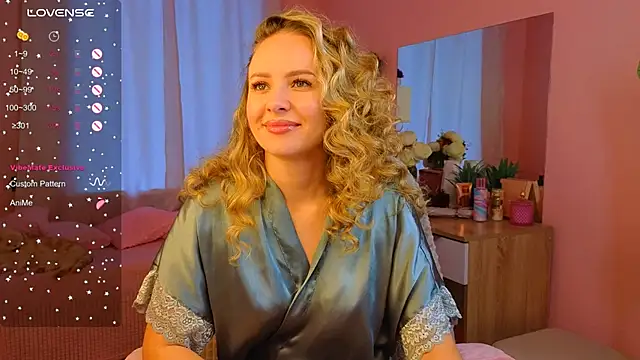 Hloya Mei online show from September 24, 2025, 1:35 am