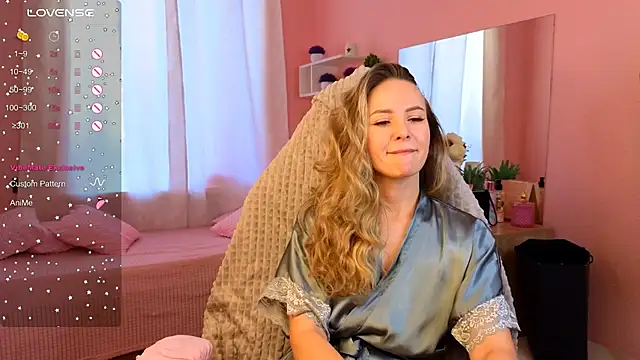 Hloya Mei online show from September 26, 2025, 1:12 am