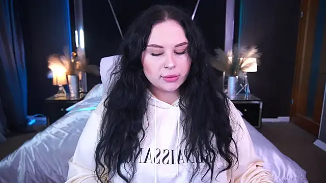 Snapshot of SerahMirabeli chatting on October 15, 2025, 7:11 pm SerahMirabeli online show from October 15, 2025, 7:11 pm