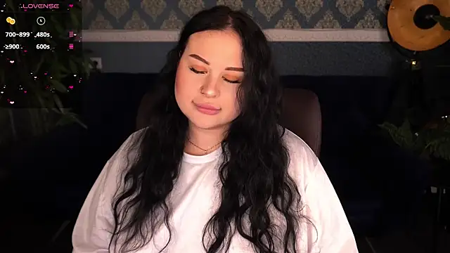 Snapshot of SerahMirabeli chatting on November 9, 2025, 8:07 am SerahMirabeli online show from November 9, 2025, 8:07 am