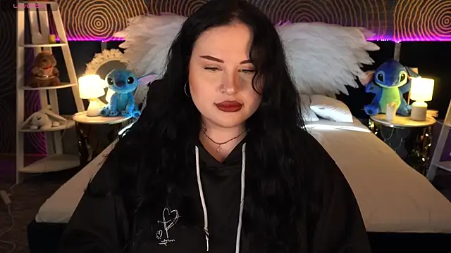 Snapshot of SerahMirabeli chatting on November 13, 2025, 7:40 pm SerahMirabeli online show from November 13, 2025, 7:40 pm