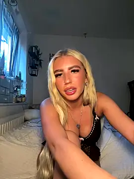 BlondeBetty online show from September 29, 2025, 4:56 pm