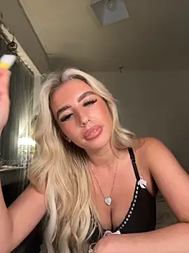 BlondeBetty online show from October 15, 2025, 9:23 pm