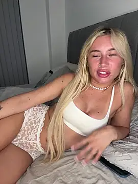 SexySaraxxoo online show from June 16, 2026, 9:26 pm