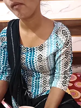 Itz Mayra  online show from October 30, 2025, 6:01 am