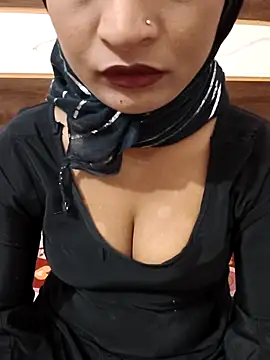 Itz Mayra  online show from October 19, 2025, 6:16 am