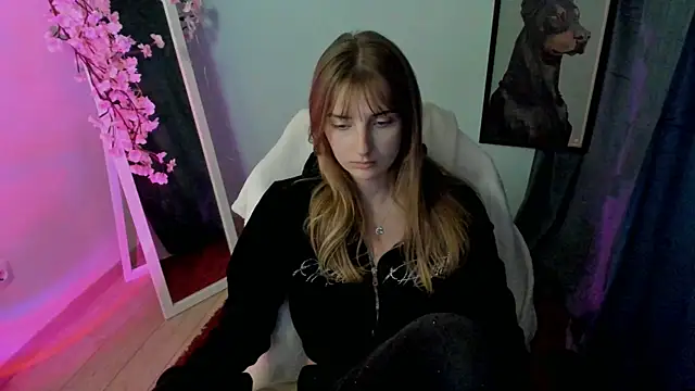 NeyliDream online show from December 19, 2025, 1:35 pm