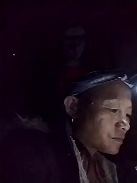 Samdim23 online show from November 3, 2025, 2:42 pm