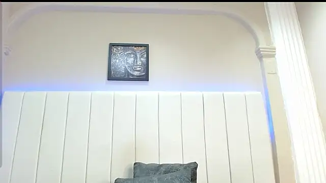 kendra lux1 online show from February 20, 2026, 1:13 pm