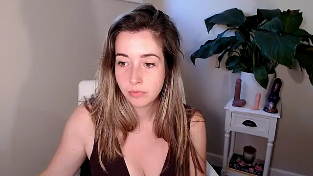 Snapshot of SuggestiveBehavior chatting on October 7, 2025, 1:56 pm SuggestiveBehavior online show from October 7, 2025, 1:56 pm