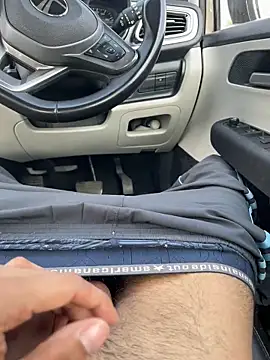 your-hugehard-ashi online show from February 1, 2026, 9:18 am