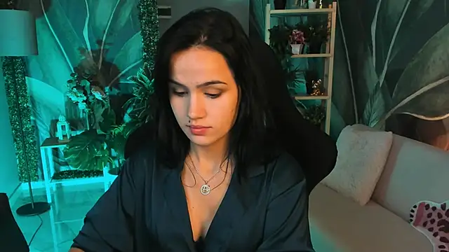 MonicaFarmer online show from September 26, 2025, 5:42 pm