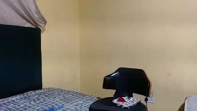 Freaky-Nicky18 online show from January 10, 2026, 8:59 pm