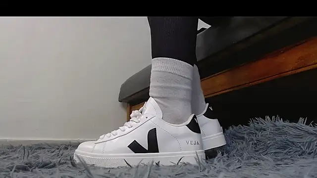 Deysha Garcias online show from December 3, 2025, 2:16 pm