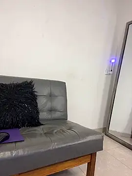 Deysha Garcias online show from November 9, 2025, 4:38 am