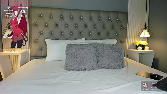 LunaBloomn online show from November 15, 2025, 5:06 pm