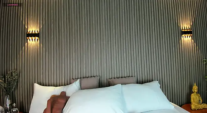 AlisonBeckerr  online show from November 18, 2025, 5:05 pm