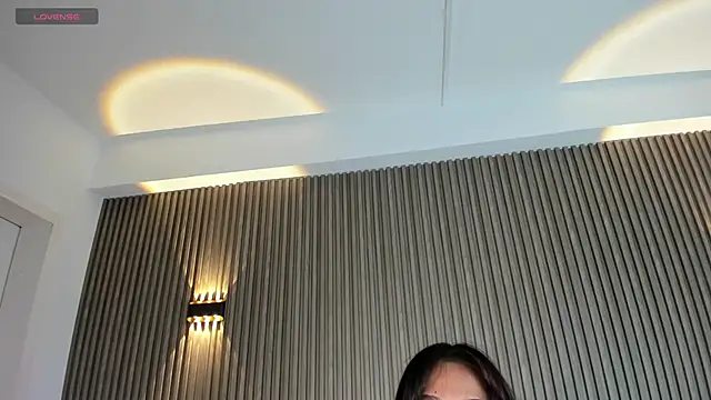 AlisonBeckerr  online show from November 7, 2025, 5:17 pm