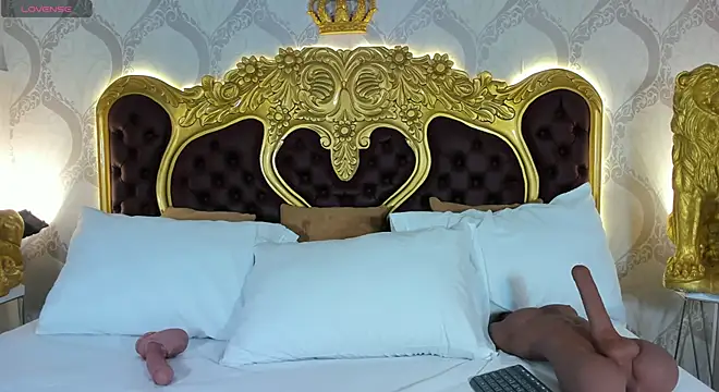 AlisonBeckerr  online show from November 26, 2025, 5:13 pm