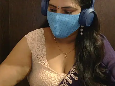 Snapshot of Nisha-telugu chatting on November 11, 2025, 4:35 pm Nisha-telugu online show from November 11, 2025, 4:35 pm