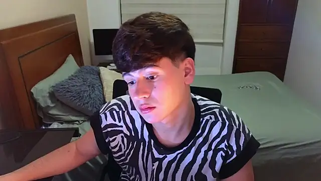 Snapshot of tightncuteass chatting on October 3, 2025, 12:25 am tightncuteass online show from October 3, 2025, 12:25 am