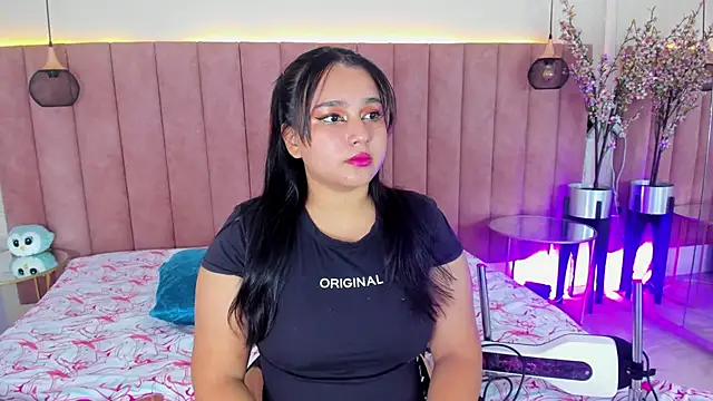 IvannaaVega online show from October 12, 2025, 4:58 am