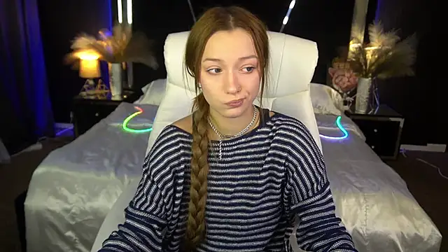 FoxyMayy online show from November 20, 2025, 2:18 pm