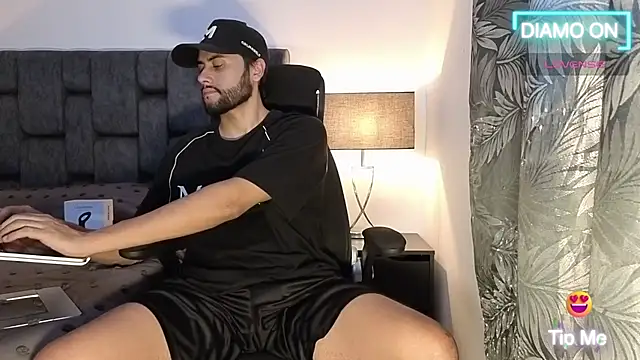 Thomas redcol online show from November 1, 2025, 8:57 pm