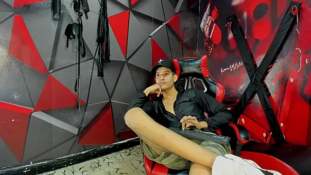 Snapshot of Ken_BoySlim chatting on September 14, 2025, 5:08 am Ken BoySlim online show from September 14, 2025, 5:08 am