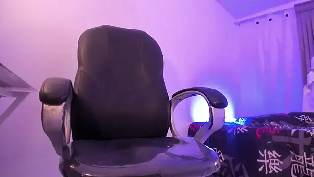 Snapshot of weesley_boy chatting on January 14, 2026, 1:15 pm weesley boy online show from January 14, 2026, 1:15 pm