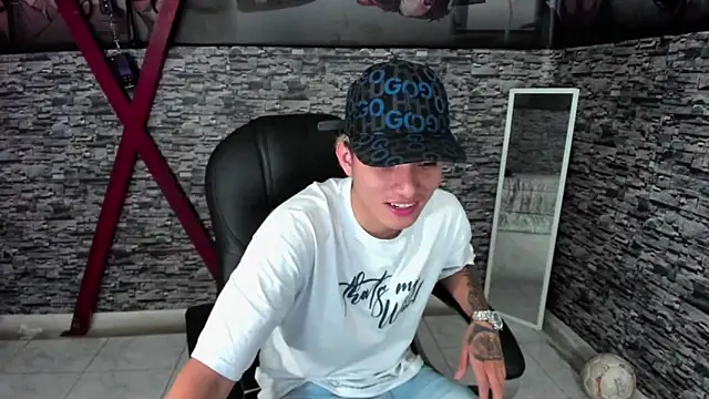 Snapshot of weesley_boy chatting on October 11, 2025, 7:48 pm weesley boy online show from October 11, 2025, 7:48 pm