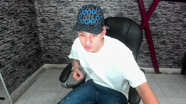 Snapshot of weesley_boy chatting on October 8, 2025, 11:38 pm weesley boy online show from October 8, 2025, 11:38 pm