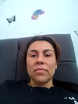 vanessa-titisM online show from April 30, 2026, 6:26 pm