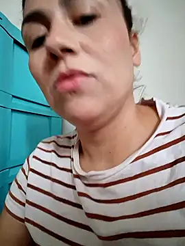 vanessa-titisM online show from October 5, 2025, 8:10 pm