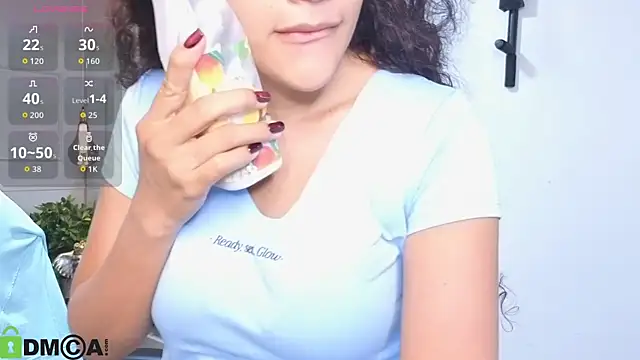 ArielBlossom    online show from October 13, 2025, 11:12 am