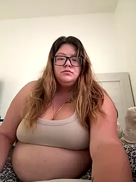 Snapshot of amberlynntun chatting on October 15, 2025, 9:23 pm amberlynntun online show from October 15, 2025, 9:23 pm