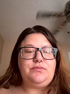 Snapshot of amberlynntun chatting on December 2, 2025, 4:19 pm amberlynntun online show from December 2, 2025, 4:19 pm